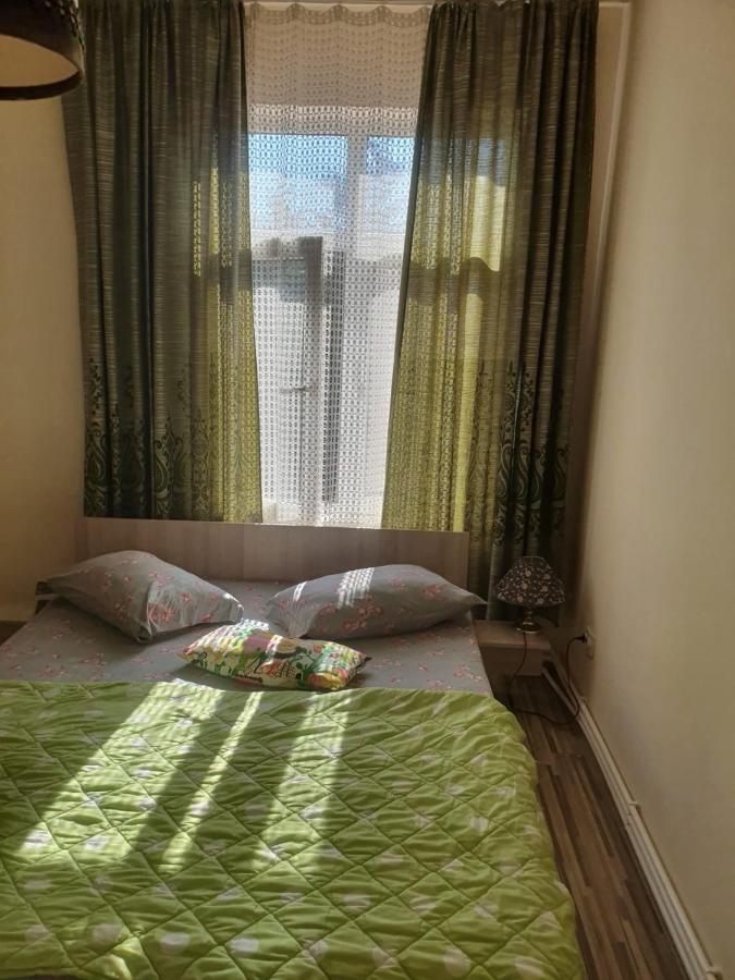 Relax Haus Hotel Hunedoara Esterno foto